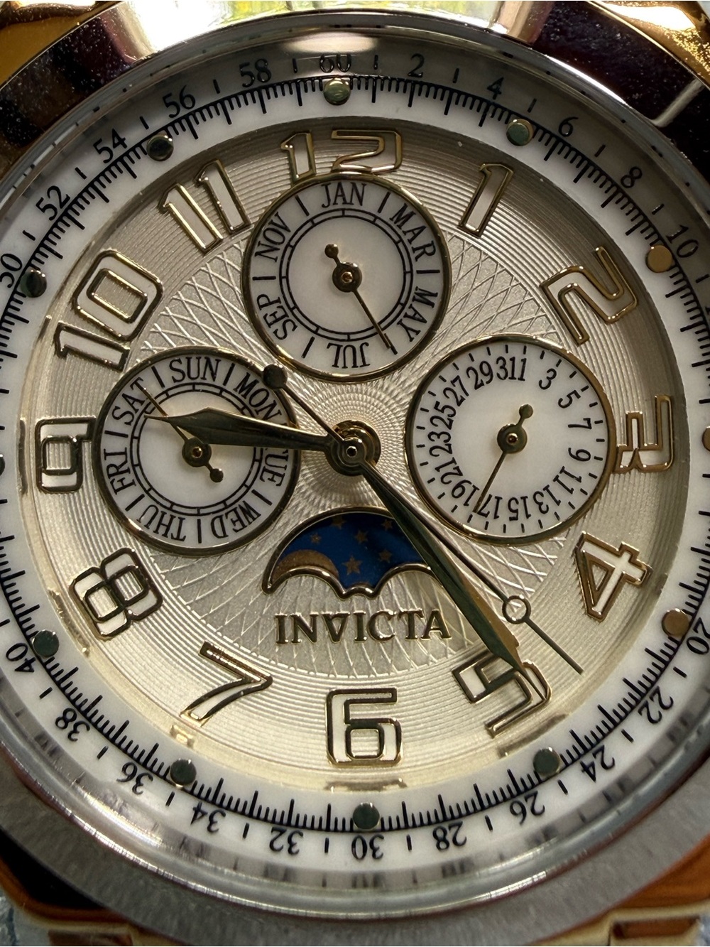 Invicta Specialty Collection 15087 View 2